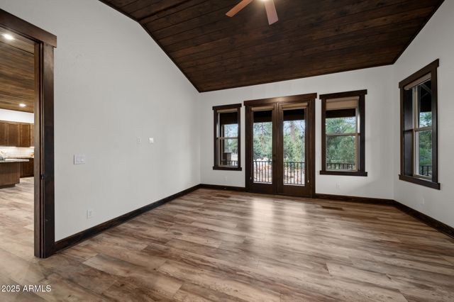 2702 MAJESTIC ELK Road, Overgaard, AZ 85933