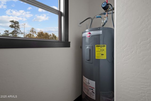 2702 MAJESTIC ELK Road, Overgaard, AZ 85933