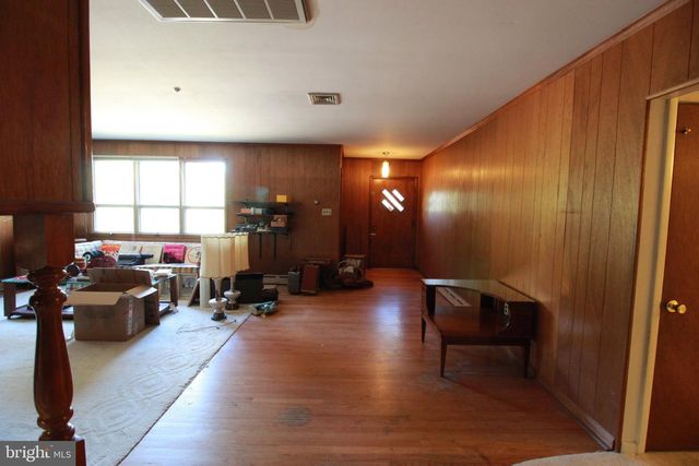 611 CREEK RD, Mount Laurel, NJ 08054