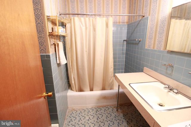 611 CREEK RD, Mount Laurel, NJ 08054