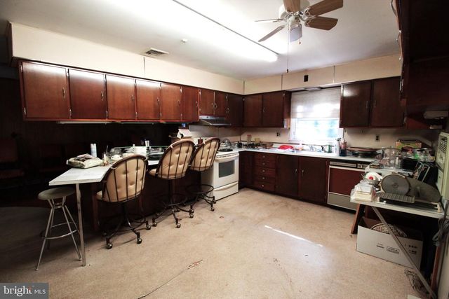 611 CREEK RD, Mount Laurel, NJ 08054