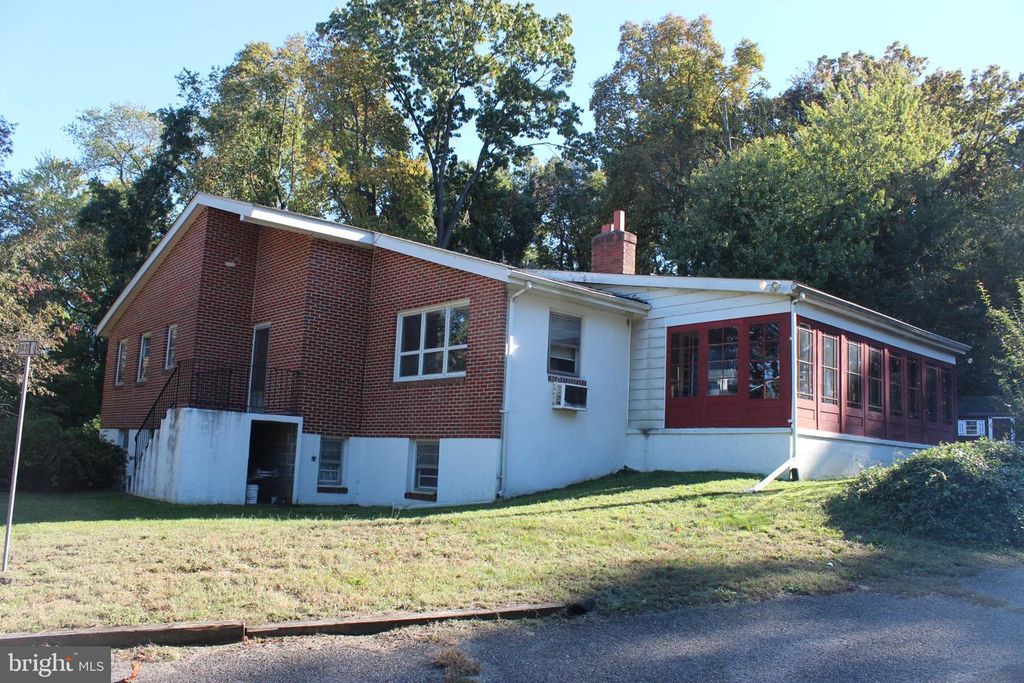 611 CREEK RD, Mount Laurel, NJ 08054