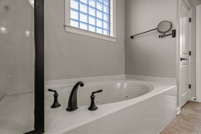 194 Majestic Circle, Maumelle, AR 72113