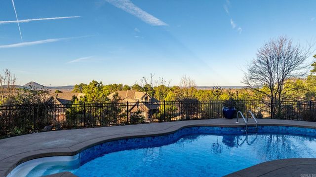 194 Majestic Circle, Maumelle, AR 72113