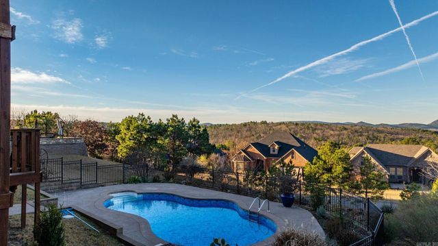 194 Majestic Circle, Maumelle, AR 72113