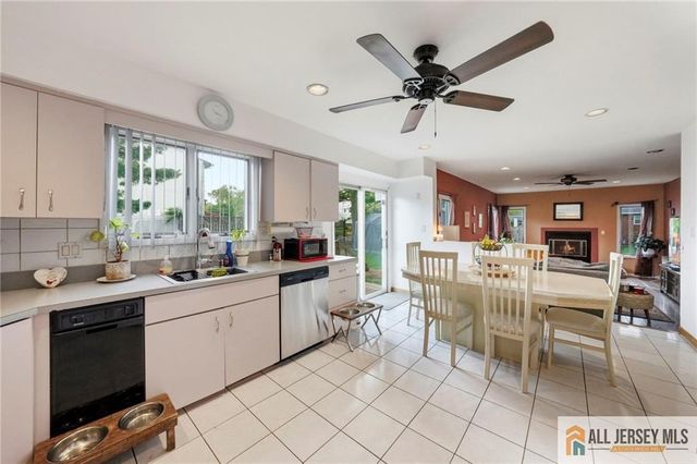 121 W Hill Road, Colonia, NJ 07067