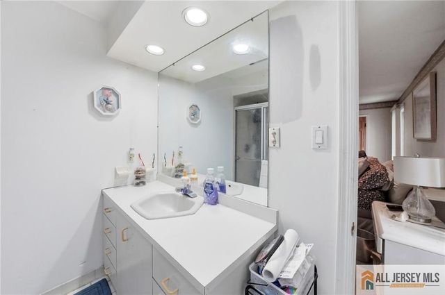 121 W Hill Road, Colonia, NJ 07067