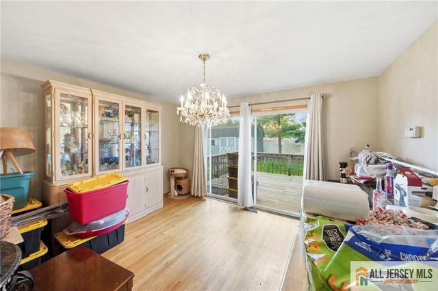 121 W Hill Road, Colonia, NJ 07067