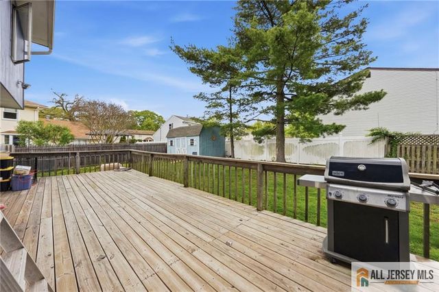 121 W Hill Road, Colonia, NJ 07067