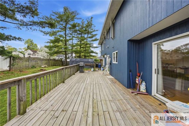 121 W Hill Road, Colonia, NJ 07067