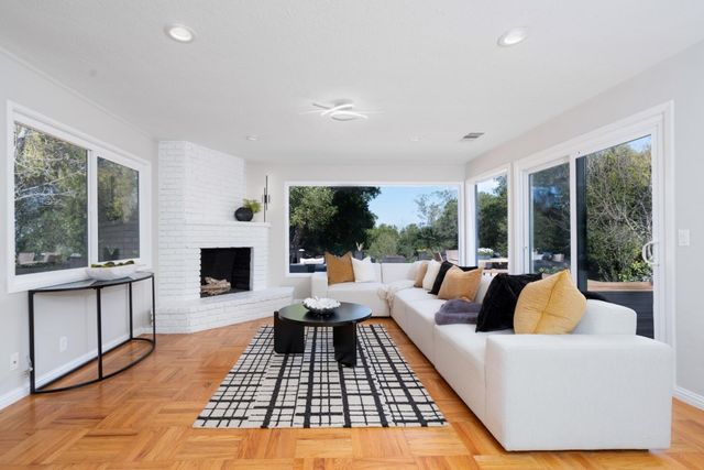 24821 Prospect Avenue, Los Altos Hills, CA 94022