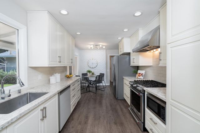 24821 Prospect Avenue, Los Altos Hills, CA 94022