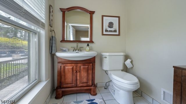 99 Beech Ter, Wayne Twp., NJ 07470