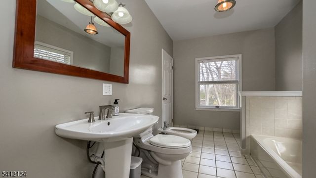 99 Beech Ter, Wayne Twp., NJ 07470