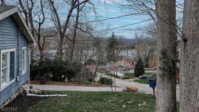 99 Beech Ter, Wayne Twp., NJ 07470