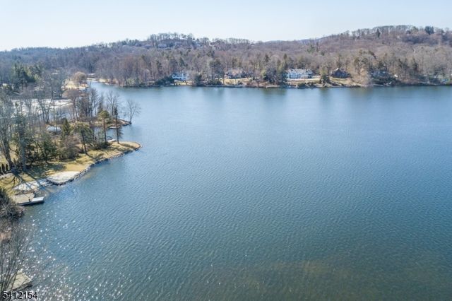 99 Beech Ter, Wayne Twp., NJ 07470