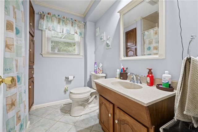 420 Crandall Road, Tiverton, RI 02878