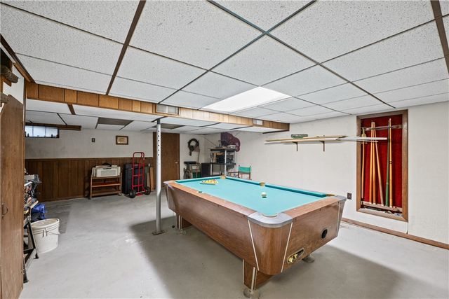 420 Crandall Road, Tiverton, RI 02878