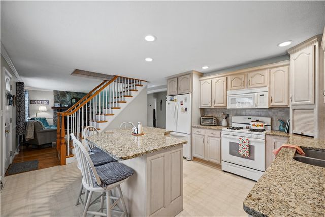 420 Crandall Road, Tiverton, RI 02878