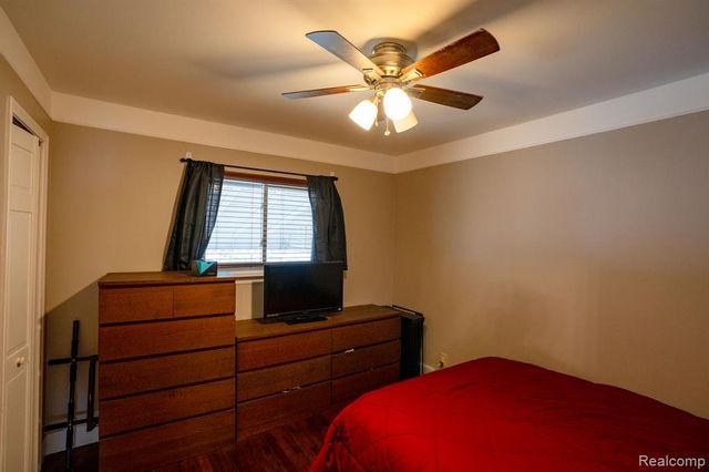 23360 Crossley Avenue, Hazel Park, MI 48030