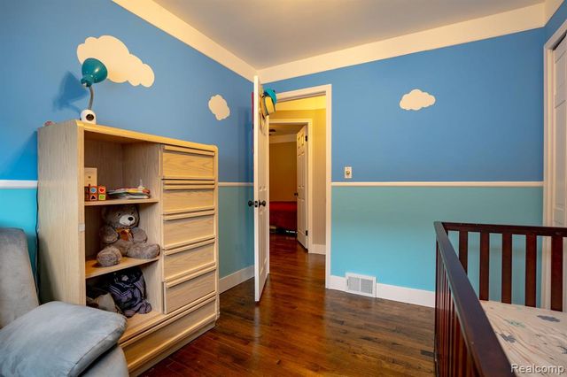 23360 Crossley Avenue, Hazel Park, MI 48030