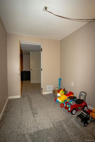 23360 Crossley Avenue, Hazel Park, MI 48030