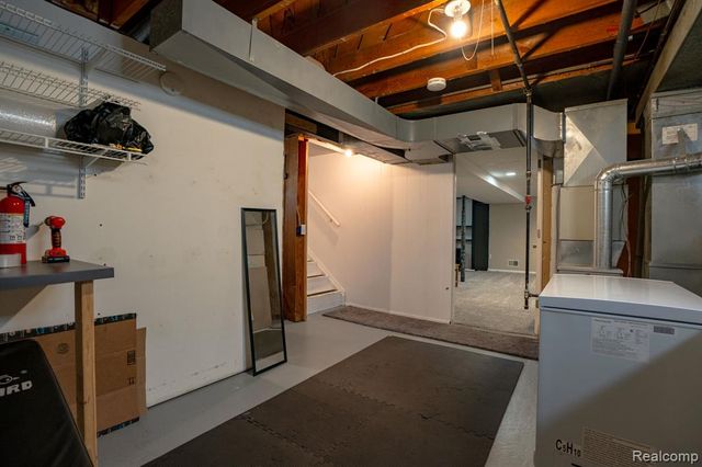 23360 Crossley Avenue, Hazel Park, MI 48030