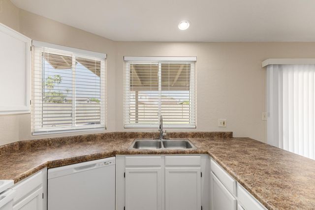 1704 S 39th Street 13, Mesa, AZ 85206