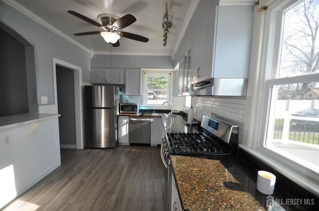 467 west Avenue, Sewaren, NJ 07077