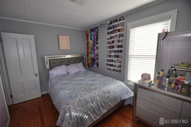 467 west Avenue, Sewaren, NJ 07077