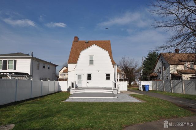 467 west Avenue, Sewaren, NJ 07077