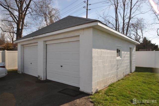 467 west Avenue, Sewaren, NJ 07077