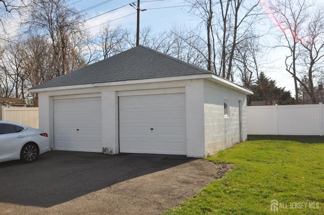 467 west Avenue, Sewaren, NJ 07077