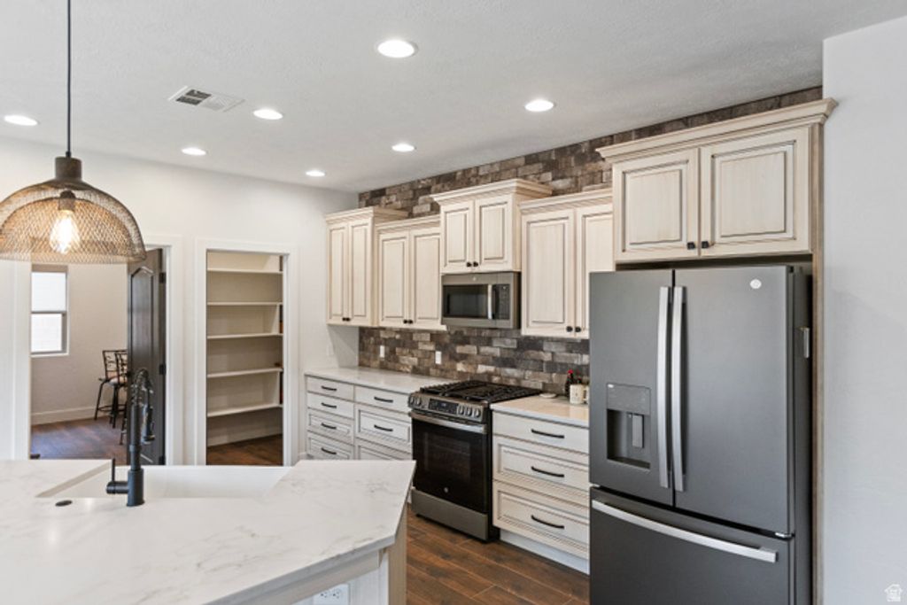Image 12 of property listing at 1630 E 2450 S #69, St. George, UT 84790