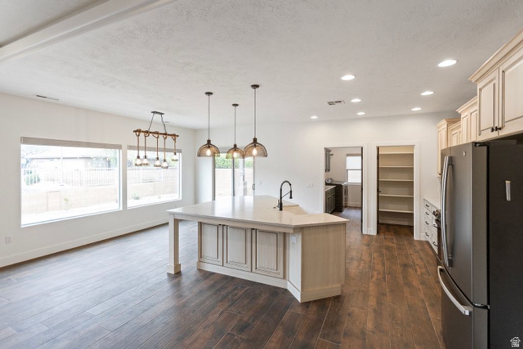 Image 7 of property listing at 1630 E 2450 S #69, St. George, UT 84790