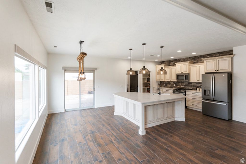 Image 8 of property listing at 1630 E 2450 S #69, St. George, UT 84790