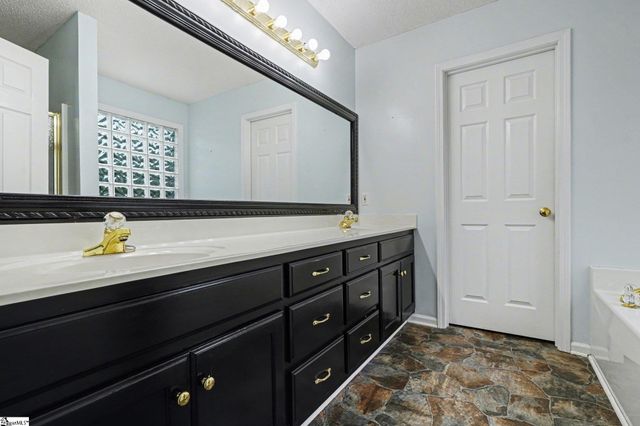 605 Shadow Oaks Drive, Easley, SC 29642