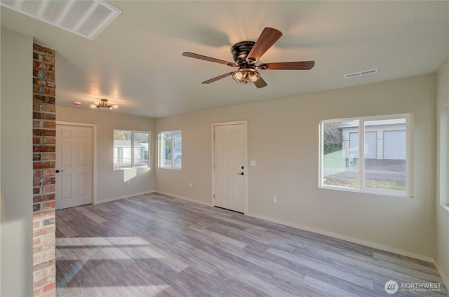 1365 Dolan Street, Raymond, WA 98577