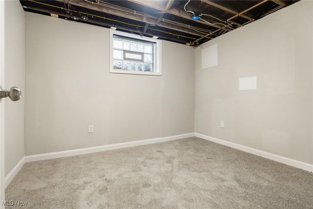 12 Bouquet Avenue, Youngstown, OH 44509