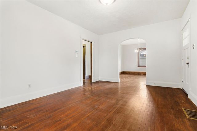 12 Bouquet Avenue, Youngstown, OH 44509