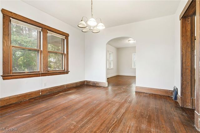 12 Bouquet Avenue, Youngstown, OH 44509