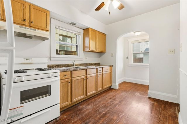 12 Bouquet Avenue, Youngstown, OH 44509