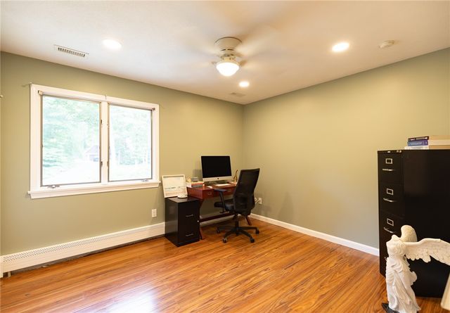 20 Lincoln Drive, North Smithfield, RI 02896