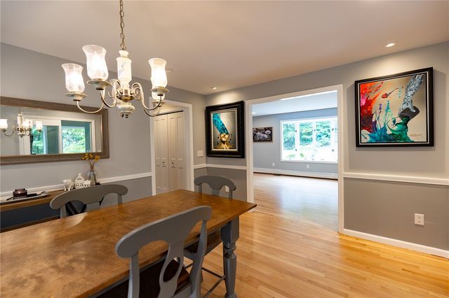 20 Lincoln Drive, North Smithfield, RI 02896