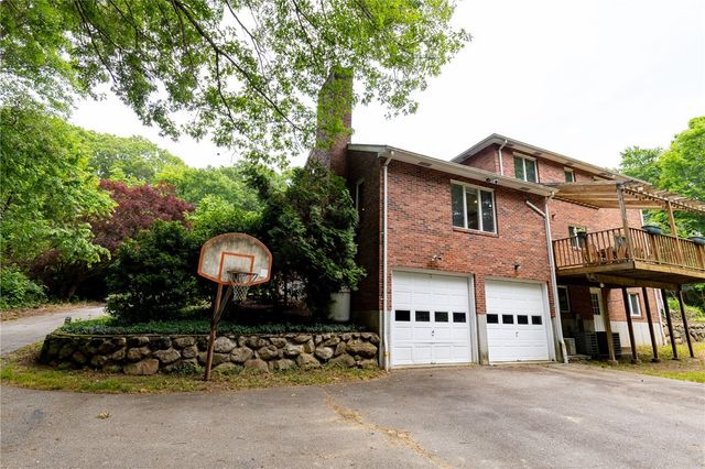 20 Lincoln Drive, North Smithfield, RI 02896