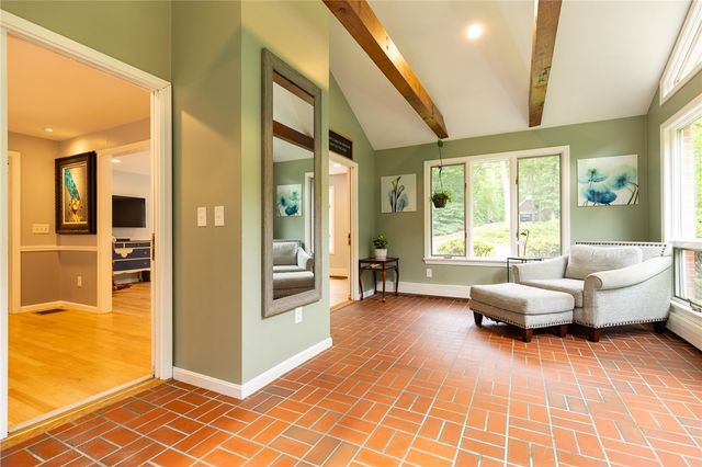 20 Lincoln Drive, North Smithfield, RI 02896