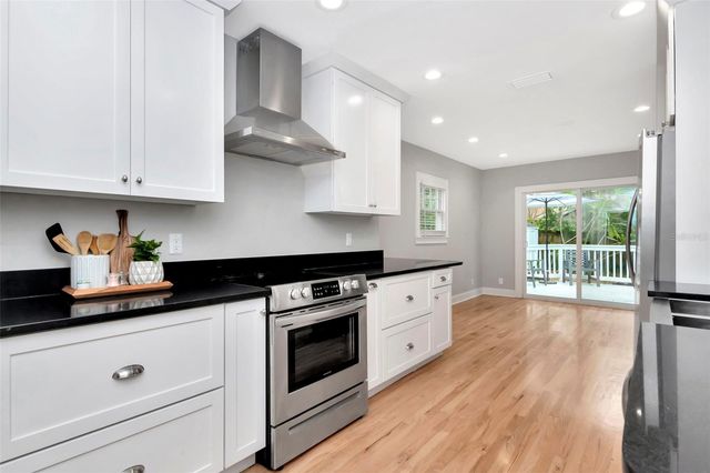 1003 E CLIFTON STREET, Tampa, FL 33604