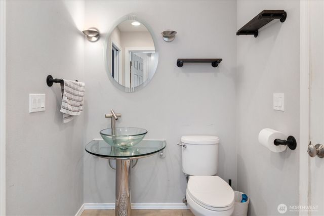 17018 45th Street E, Lake Tapps, WA 98391