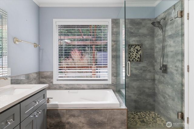 17018 45th Street E, Lake Tapps, WA 98391