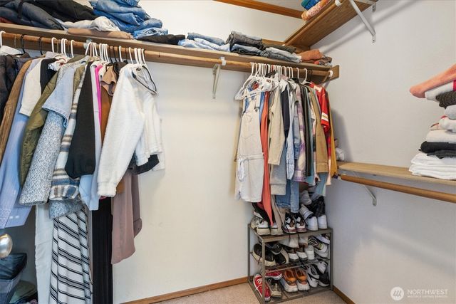 17018 45th Street E, Lake Tapps, WA 98391